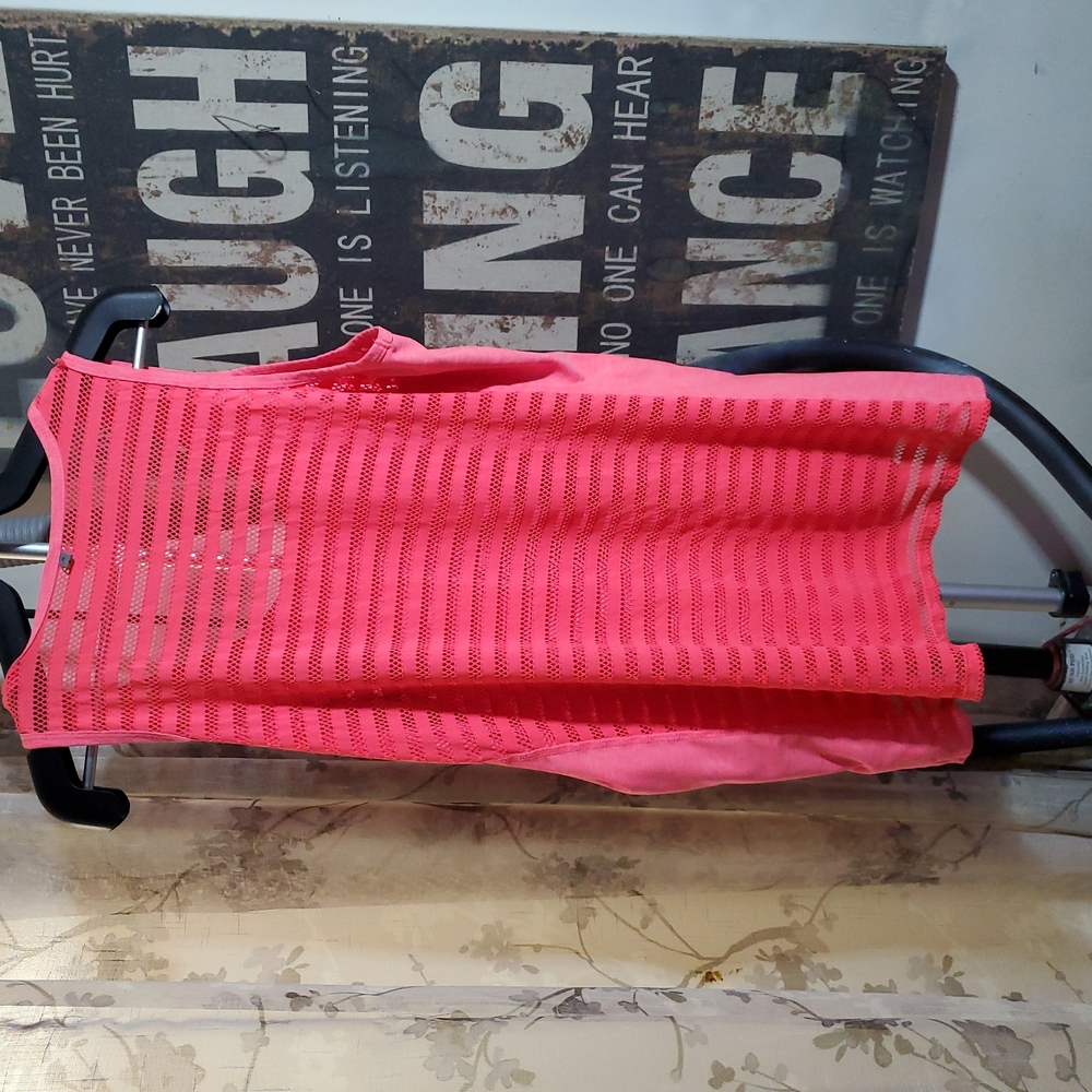 Pink Hot Top 🔥 - Picture 5 of 5
